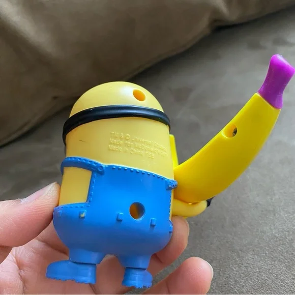 McDonald’s 2017 Minion with Banana Shooter Toy Kids Happy Meal Action Figure EUC - Picture 5 of 7